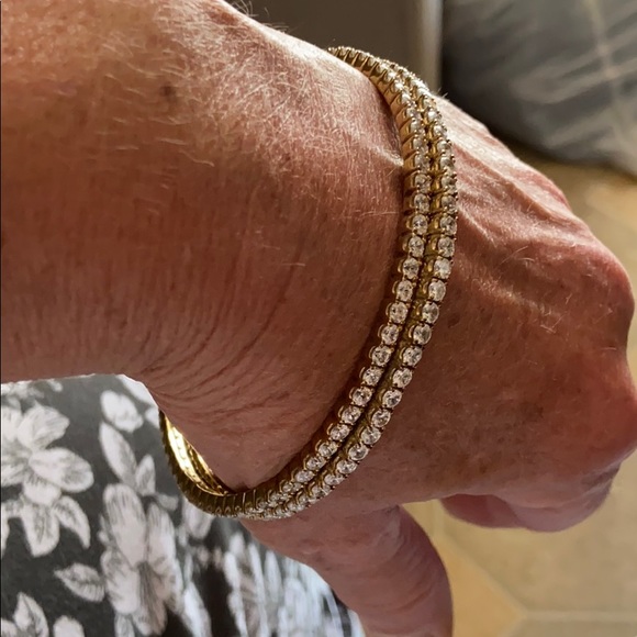 A SET OF 2 GORGEOUS STER. SILVER STAMPED BRACELETS - Picture 6 of 6